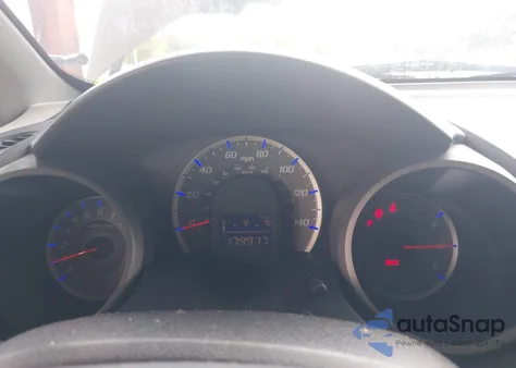 2009 Honda Fit z USA, uszkodzony, nr VIN JHMGE88259S001343